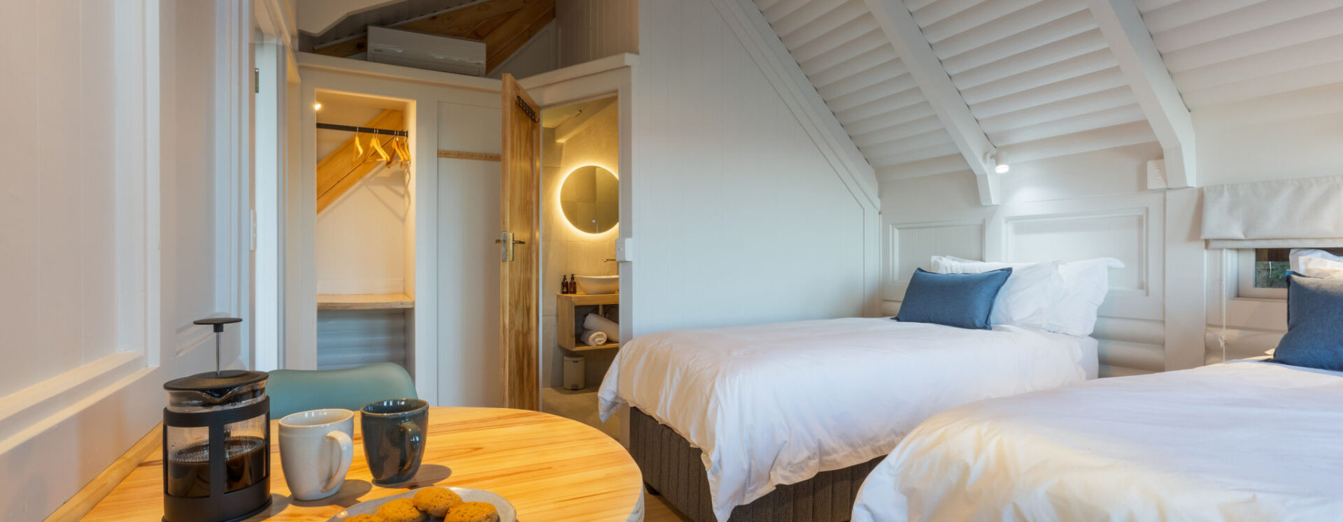 Lagoon View Semi-Attached Double Cabin
