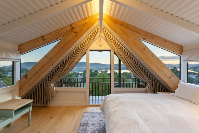 Three Bedroom Lagoon View Family House